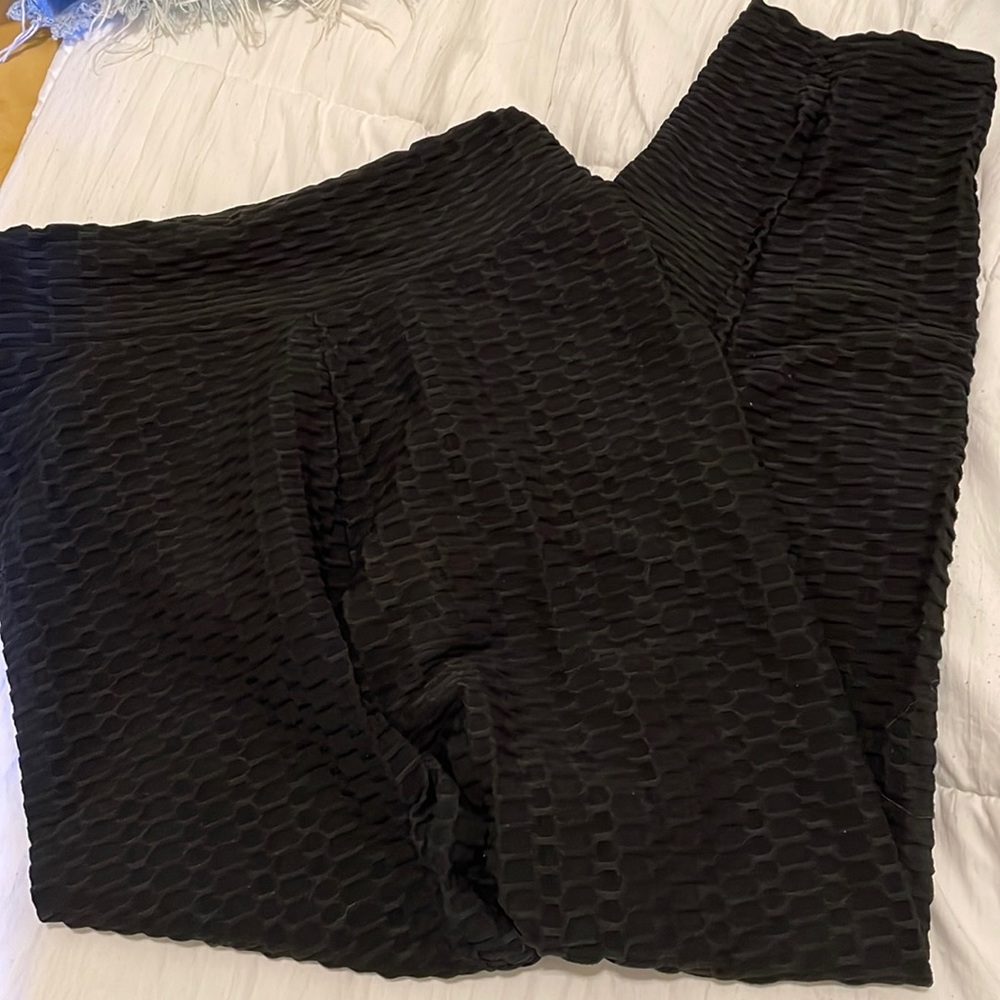 High waisted scrunch butt leggings